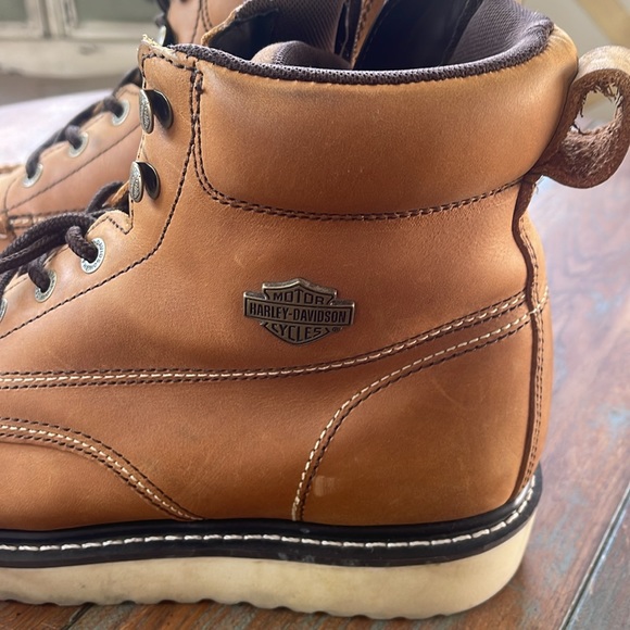 Harley moto boots, wore ten times tons of life left. Shifter mark on left boot. - Picture 5 of 5